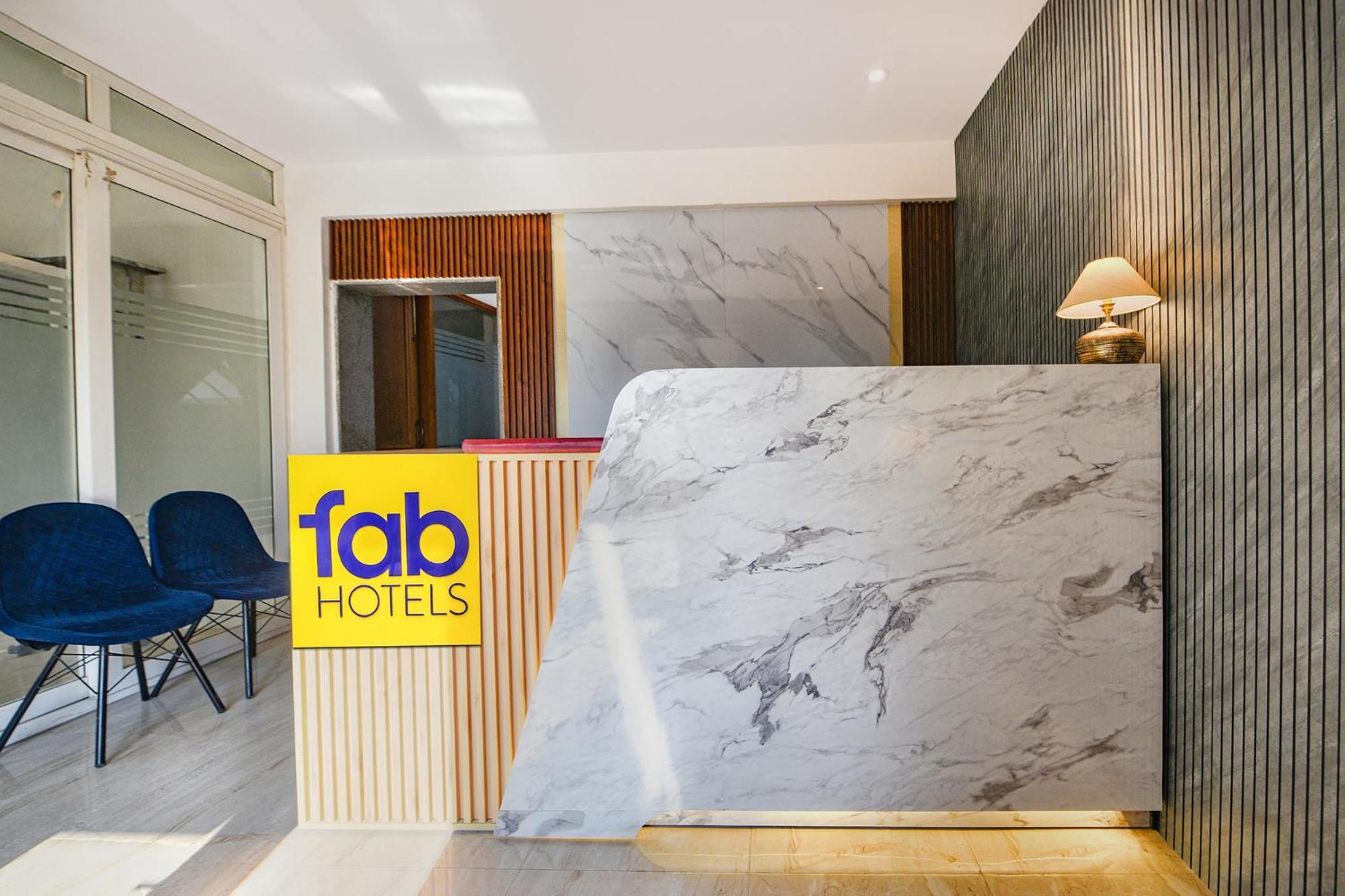 Fabhotel Ar Suites Gurgaon Exterior foto