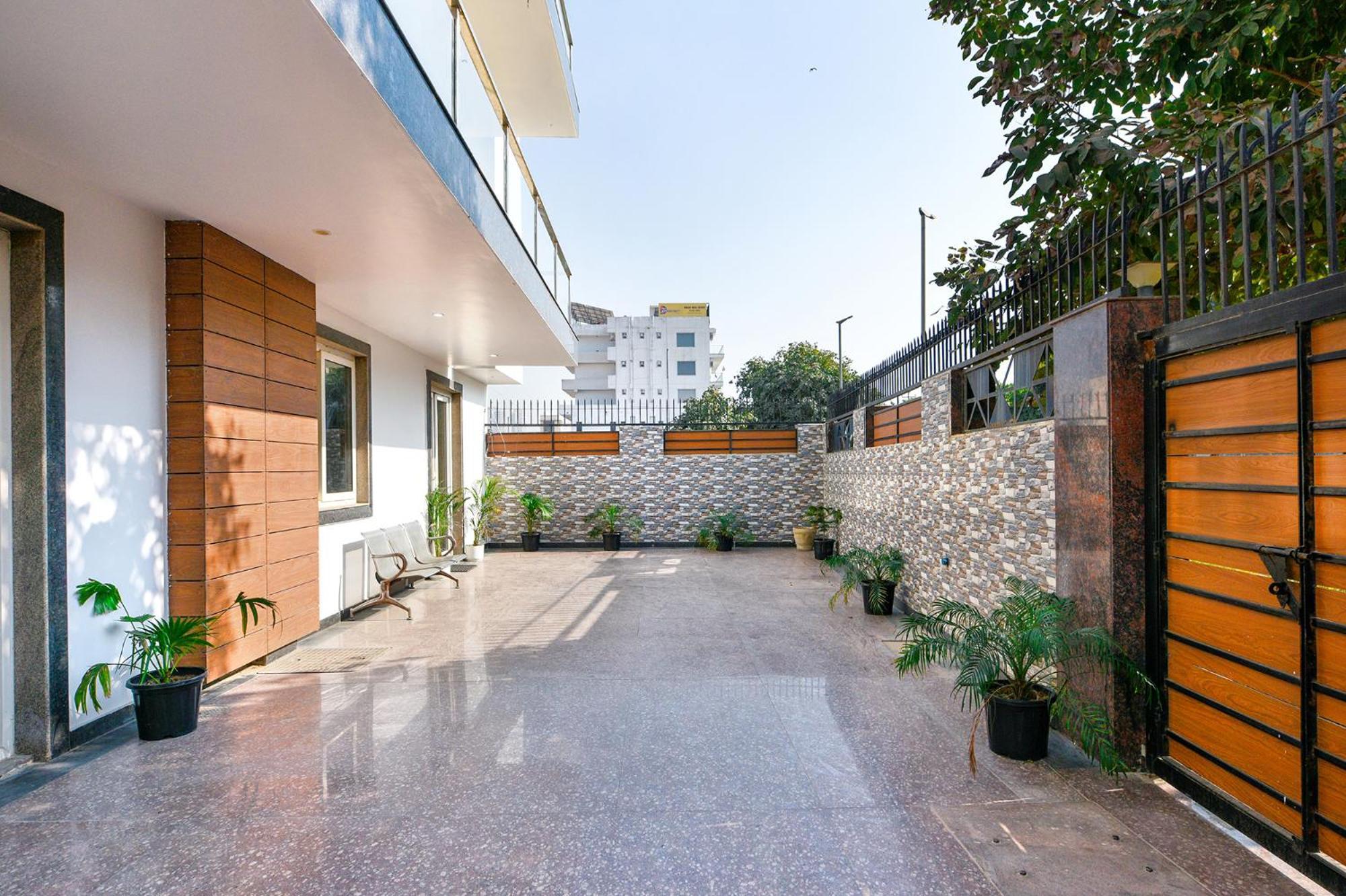 Fabhotel Ar Suites Gurgaon Exterior foto